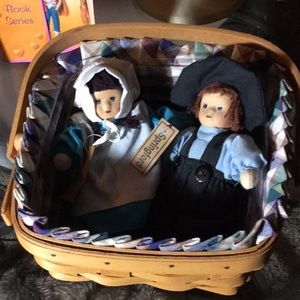 PAIR OF SPRINGFORD AMISH DOLLS